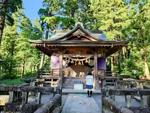 宇奈岐日女神社の本殿