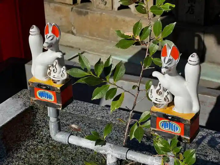 扇森稲荷神社の手水舎