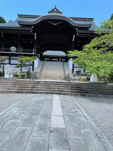 近江神宮の山門・神門