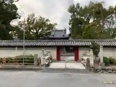 斑鳩寺の山門