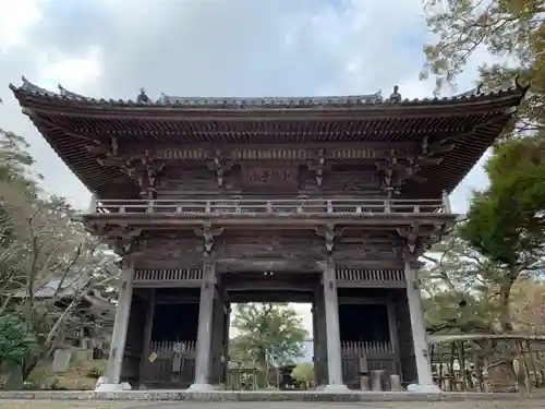 鏡忍寺の山門