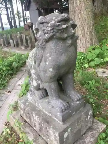 神明社の狛犬