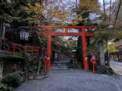 貴船神社の{uncategorized: "未分類", other: "その他", undefined: "問題あり", building: "その他建物", grave: "お墓", sacred_gate: "鳥居", guardian: "狛犬", statue: "像", buddha: "仏像", history: "歴史", nature: "自然", garden: "庭園", animal: "動物", pagoda: "塔", temizu: "手水舎", mountain_gate: "山門・神門", sanctuary: "本殿・本堂", subordinate: "末社・摂社", art: "芸術", scenery: "景色", jizo: "地蔵", ema: "絵馬", goshuin: "御朱印", omikuji: "おみくじ", items: "授与品その他", amulet: "お守り", goshuincho: "御朱印帳", eats: "食事", festival: "お祭り", votive_dance: "神楽", shichigosan: "七五三参", wedding: "結婚式", experience: "体験その他", initially: "初詣", around: "周辺", anti_infection: "感染症対策"}
