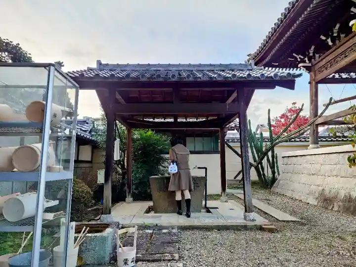 西源寺の手水舎