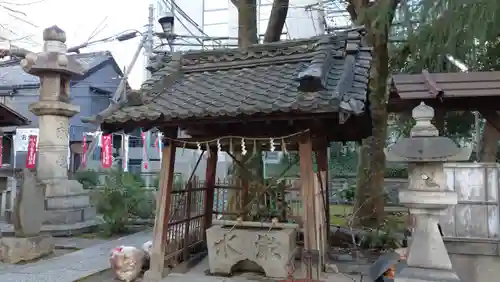 神明社の手水舎