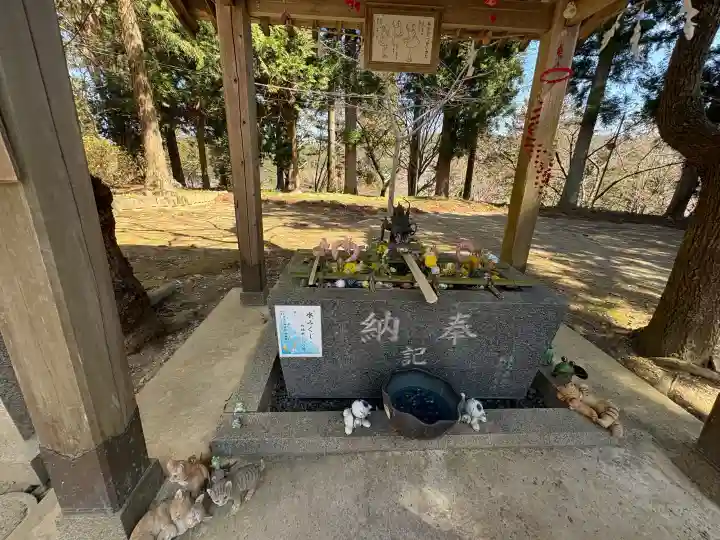 正一位 若草稲荷神社の{uncategorized: "未分類", other: "その他", undefined: "問題あり", building: "その他建物", grave: "お墓", sacred_gate: "鳥居", guardian: "狛犬", statue: "像", buddha: "仏像", history: "歴史", nature: "自然", garden: "庭園", animal: "動物", pagoda: "塔", temizu: "手水舎", mountain_gate: "山門・神門", sanctuary: "本殿・本堂", subordinate: "末社・摂社", art: "芸術", scenery: "景色", jizo: "地蔵", ema: "絵馬", goshuin: "御朱印", omikuji: "おみくじ", items: "授与品その他", amulet: "お守り", goshuincho: "御朱印帳", eats: "食事", festival: "お祭り", votive_dance: "神楽", shichigosan: "七五三参", wedding: "結婚式", experience: "体験その他", initially: "初詣", around: "周辺", anti_infection: "感染症対策"}