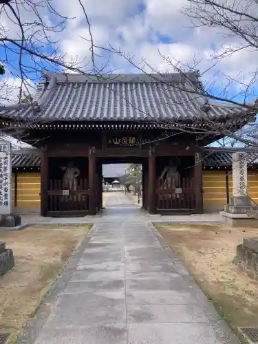 金倉寺の{uncategorized: "未分類", other: "その他", undefined: "問題あり", building: "その他建物", grave: "お墓", sacred_gate: "鳥居", guardian: "狛犬", statue: "像", buddha: "仏像", history: "歴史", nature: "自然", garden: "庭園", animal: "動物", pagoda: "塔", temizu: "手水舎", mountain_gate: "山門・神門", sanctuary: "本殿・本堂", subordinate: "末社・摂社", art: "芸術", scenery: "景色", jizo: "地蔵", ema: "絵馬", goshuin: "御朱印", omikuji: "おみくじ", items: "授与品その他", amulet: "お守り", goshuincho: "御朱印帳", eats: "食事", festival: "お祭り", votive_dance: "神楽", shichigosan: "七五三参", wedding: "結婚式", experience: "体験その他", initially: "初詣", around: "周辺", anti_infection: "感染症対策"}