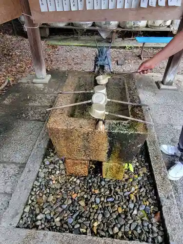 梅宮大社の手水舎