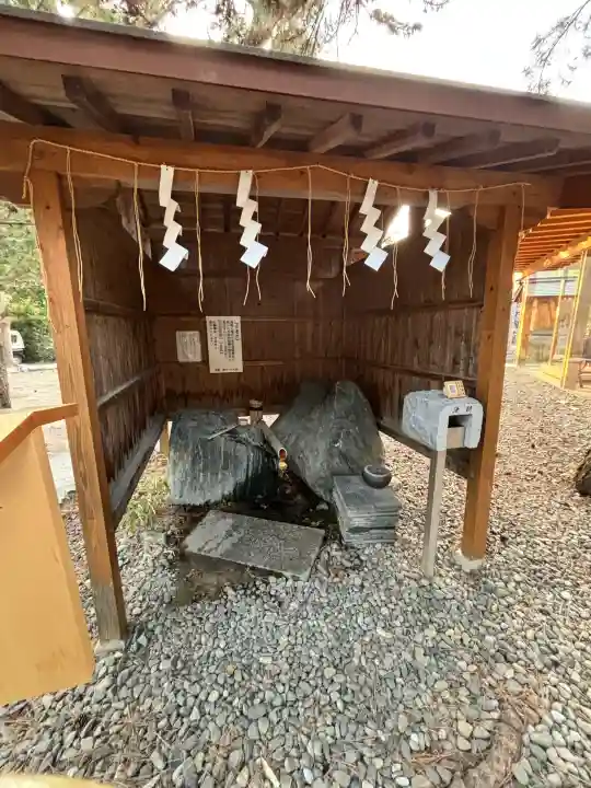 鳥飼八幡宮の{uncategorized: "未分類", other: "その他", undefined: "問題あり", building: "その他建物", grave: "お墓", sacred_gate: "鳥居", guardian: "狛犬", statue: "像", buddha: "仏像", history: "歴史", nature: "自然", garden: "庭園", animal: "動物", pagoda: "塔", temizu: "手水舎", mountain_gate: "山門・神門", sanctuary: "本殿・本堂", subordinate: "末社・摂社", art: "芸術", scenery: "景色", jizo: "地蔵", ema: "絵馬", goshuin: "御朱印", omikuji: "おみくじ", items: "授与品その他", amulet: "お守り", goshuincho: "御朱印帳", eats: "食事", festival: "お祭り", votive_dance: "神楽", shichigosan: "七五三参", wedding: "結婚式", experience: "体験その他", initially: "初詣", around: "周辺", anti_infection: "感染症対策"}