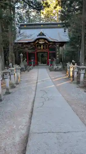 三峯神社の{uncategorized: "未分類", other: "その他", undefined: "問題あり", building: "その他建物", grave: "お墓", sacred_gate: "鳥居", guardian: "狛犬", statue: "像", buddha: "仏像", history: "歴史", nature: "自然", garden: "庭園", animal: "動物", pagoda: "塔", temizu: "手水舎", mountain_gate: "山門・神門", sanctuary: "本殿・本堂", subordinate: "末社・摂社", art: "芸術", scenery: "景色", jizo: "地蔵", ema: "絵馬", goshuin: "御朱印", omikuji: "おみくじ", items: "授与品その他", amulet: "お守り", goshuincho: "御朱印帳", eats: "食事", festival: "お祭り", votive_dance: "神楽", shichigosan: "七五三参", wedding: "結婚式", experience: "体験その他", initially: "初詣", around: "周辺", anti_infection: "感染症対策"}