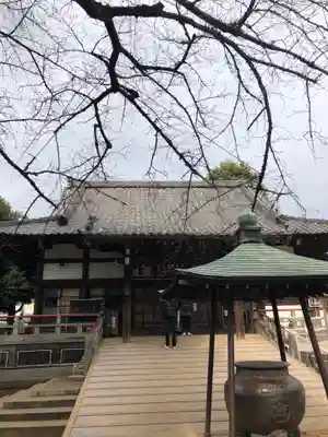 新井薬師(梅照院)の本殿・本堂