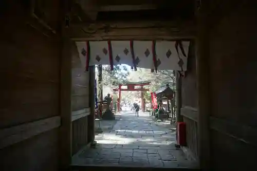 鷲子山上神社の山門・神門
