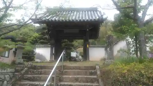 大楽寺の山門