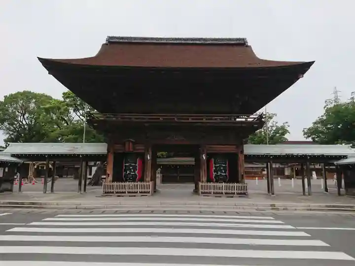 尾張大國霊神社(国府宮)の山門・神門