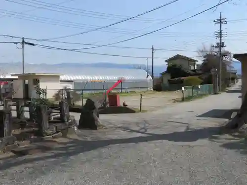 山梨岡神社の建物その他