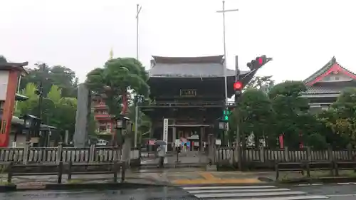 高幡不動尊　金剛寺の山門