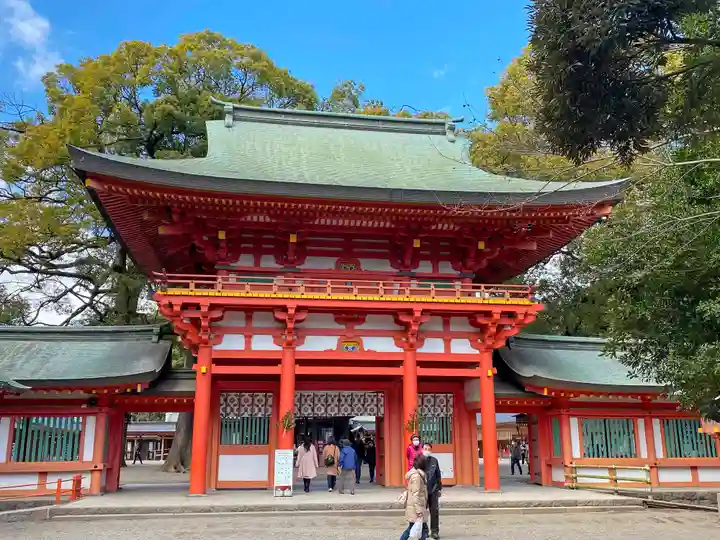 武蔵一宮氷川神社の山門・神門