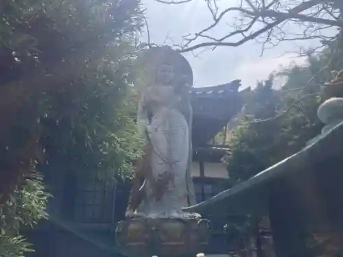 伝福寺の{uncategorized: "未分類", other: "その他", undefined: "問題あり", building: "その他建物", grave: "お墓", sacred_gate: "鳥居", guardian: "狛犬", statue: "像", buddha: "仏像", history: "歴史", nature: "自然", garden: "庭園", animal: "動物", pagoda: "塔", temizu: "手水舎", mountain_gate: "山門・神門", sanctuary: "本殿・本堂", subordinate: "末社・摂社", art: "芸術", scenery: "景色", jizo: "地蔵", ema: "絵馬", goshuin: "御朱印", omikuji: "おみくじ", items: "授与品その他", amulet: "お守り", goshuincho: "御朱印帳", eats: "食事", festival: "お祭り", votive_dance: "神楽", shichigosan: "七五三参", wedding: "結婚式", experience: "体験その他", initially: "初詣", around: "周辺", anti_infection: "感染症対策"}