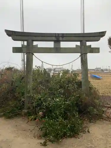 澳津社（一色森山）の鳥居