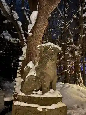 定山渓神社の{uncategorized: "未分類", other: "その他", undefined: "問題あり", building: "その他建物", grave: "お墓", sacred_gate: "鳥居", guardian: "狛犬", statue: "像", buddha: "仏像", history: "歴史", nature: "自然", garden: "庭園", animal: "動物", pagoda: "塔", temizu: "手水舎", mountain_gate: "山門・神門", sanctuary: "本殿・本堂", subordinate: "末社・摂社", art: "芸術", scenery: "景色", jizo: "地蔵", ema: "絵馬", goshuin: "御朱印", omikuji: "おみくじ", items: "授与品その他", amulet: "お守り", goshuincho: "御朱印帳", eats: "食事", festival: "お祭り", votive_dance: "神楽", shichigosan: "七五三参", wedding: "結婚式", experience: "体験その他", initially: "初詣", around: "周辺", anti_infection: "感染症対策"}