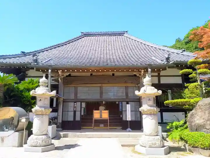 光明寺(とら薬師)の本殿・本堂