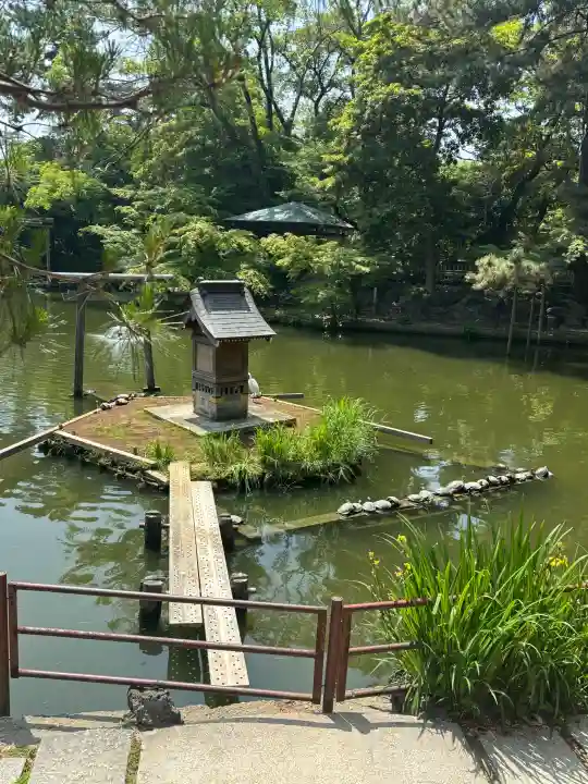 越ヶ谷久伊豆神社の{uncategorized: "未分類", other: "その他", undefined: "問題あり", building: "その他建物", grave: "お墓", sacred_gate: "鳥居", guardian: "狛犬", statue: "像", buddha: "仏像", history: "歴史", nature: "自然", garden: "庭園", animal: "動物", pagoda: "塔", temizu: "手水舎", mountain_gate: "山門・神門", sanctuary: "本殿・本堂", subordinate: "末社・摂社", art: "芸術", scenery: "景色", jizo: "地蔵", ema: "絵馬", goshuin: "御朱印", omikuji: "おみくじ", items: "授与品その他", amulet: "お守り", goshuincho: "御朱印帳", eats: "食事", festival: "お祭り", votive_dance: "神楽", shichigosan: "七五三参", wedding: "結婚式", experience: "体験その他", initially: "初詣", around: "周辺", anti_infection: "感染症対策"}