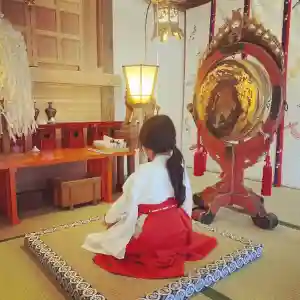 見習い巫女さん