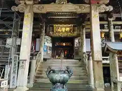 青岸渡寺の本殿