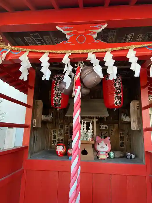 一本杉稲荷神社の本殿