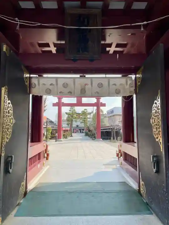 笠間稲荷神社の{uncategorized: "未分類", other: "その他", undefined: "問題あり", building: "その他建物", grave: "お墓", sacred_gate: "鳥居", guardian: "狛犬", statue: "像", buddha: "仏像", history: "歴史", nature: "自然", garden: "庭園", animal: "動物", pagoda: "塔", temizu: "手水舎", mountain_gate: "山門・神門", sanctuary: "本殿・本堂", subordinate: "末社・摂社", art: "芸術", scenery: "景色", jizo: "地蔵", ema: "絵馬", goshuin: "御朱印", omikuji: "おみくじ", items: "授与品その他", amulet: "お守り", goshuincho: "御朱印帳", eats: "食事", festival: "お祭り", votive_dance: "神楽", shichigosan: "七五三参", wedding: "結婚式", experience: "体験その他", initially: "初詣", around: "周辺", anti_infection: "感染症対策"}