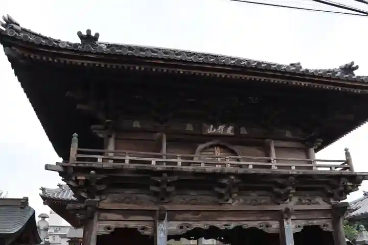 観音寺の山門・神門