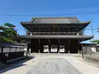 本山専修寺の山門・神門