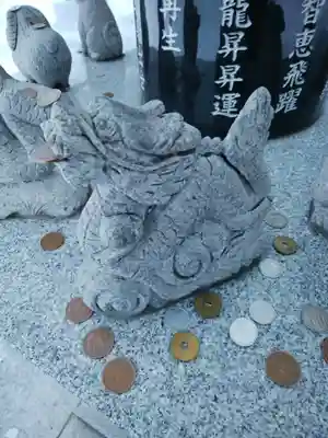 新川皇大神社の像