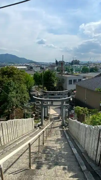 藤ノ木白山神社の{uncategorized: "未分類", other: "その他", undefined: "問題あり", building: "その他建物", grave: "お墓", sacred_gate: "鳥居", guardian: "狛犬", statue: "像", buddha: "仏像", history: "歴史", nature: "自然", garden: "庭園", animal: "動物", pagoda: "塔", temizu: "手水舎", mountain_gate: "山門・神門", sanctuary: "本殿・本堂", subordinate: "末社・摂社", art: "芸術", scenery: "景色", jizo: "地蔵", ema: "絵馬", goshuin: "御朱印", omikuji: "おみくじ", items: "授与品その他", amulet: "お守り", goshuincho: "御朱印帳", eats: "食事", festival: "お祭り", votive_dance: "神楽", shichigosan: "七五三参", wedding: "結婚式", experience: "体験その他", initially: "初詣", around: "周辺", anti_infection: "感染症対策"}