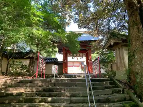柞原八幡宮の山門・神門