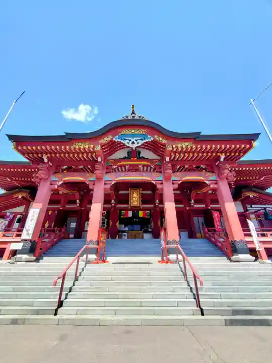 成田山札幌別院新栄寺の{uncategorized: "未分類", other: "その他", undefined: "問題あり", building: "その他建物", grave: "お墓", sacred_gate: "鳥居", guardian: "狛犬", statue: "像", buddha: "仏像", history: "歴史", nature: "自然", garden: "庭園", animal: "動物", pagoda: "塔", temizu: "手水舎", mountain_gate: "山門・神門", sanctuary: "本殿・本堂", subordinate: "末社・摂社", art: "芸術", scenery: "景色", jizo: "地蔵", ema: "絵馬", goshuin: "御朱印", omikuji: "おみくじ", items: "授与品その他", amulet: "お守り", goshuincho: "御朱印帳", eats: "食事", festival: "お祭り", votive_dance: "神楽", shichigosan: "七五三参", wedding: "結婚式", experience: "体験その他", initially: "初詣", around: "周辺", anti_infection: "感染症対策"}