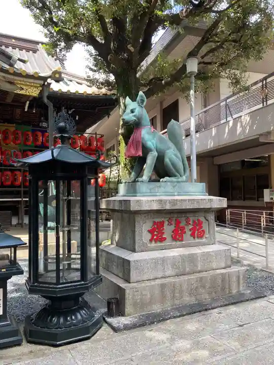 豊川稲荷東京別院の狛犬