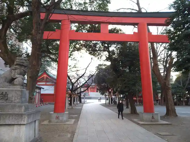 花園神社の鳥居