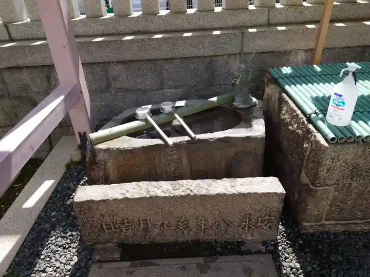 三石神社の手水舎