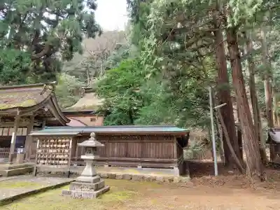 若狭姫神社（若狭彦神社下社）の{uncategorized: "未分類", other: "その他", undefined: "問題あり", building: "その他建物", grave: "お墓", sacred_gate: "鳥居", guardian: "狛犬", statue: "像", buddha: "仏像", history: "歴史", nature: "自然", garden: "庭園", animal: "動物", pagoda: "塔", temizu: "手水舎", mountain_gate: "山門・神門", sanctuary: "本殿・本堂", subordinate: "末社・摂社", art: "芸術", scenery: "景色", jizo: "地蔵", ema: "絵馬", goshuin: "御朱印", omikuji: "おみくじ", items: "授与品その他", amulet: "お守り", goshuincho: "御朱印帳", eats: "食事", festival: "お祭り", votive_dance: "神楽", shichigosan: "七五三参", wedding: "結婚式", experience: "体験その他", initially: "初詣", around: "周辺", anti_infection: "感染症対策"}