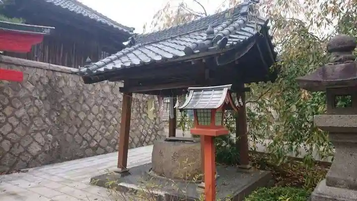 青山御幣稲荷神社の手水舎