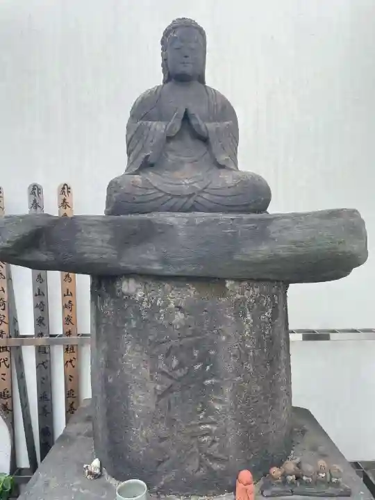 重願寺の{uncategorized: "未分類", other: "その他", undefined: "問題あり", building: "その他建物", grave: "お墓", sacred_gate: "鳥居", guardian: "狛犬", statue: "像", buddha: "仏像", history: "歴史", nature: "自然", garden: "庭園", animal: "動物", pagoda: "塔", temizu: "手水舎", mountain_gate: "山門・神門", sanctuary: "本殿・本堂", subordinate: "末社・摂社", art: "芸術", scenery: "景色", jizo: "地蔵", ema: "絵馬", goshuin: "御朱印", omikuji: "おみくじ", items: "授与品その他", amulet: "お守り", goshuincho: "御朱印帳", eats: "食事", festival: "お祭り", votive_dance: "神楽", shichigosan: "七五三参", wedding: "結婚式", experience: "体験その他", initially: "初詣", around: "周辺", anti_infection: "感染症対策"}