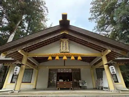 頭之宮四方神社の{uncategorized: "未分類", other: "その他", undefined: "問題あり", building: "その他建物", grave: "お墓", sacred_gate: "鳥居", guardian: "狛犬", statue: "像", buddha: "仏像", history: "歴史", nature: "自然", garden: "庭園", animal: "動物", pagoda: "塔", temizu: "手水舎", mountain_gate: "山門・神門", sanctuary: "本殿・本堂", subordinate: "末社・摂社", art: "芸術", scenery: "景色", jizo: "地蔵", ema: "絵馬", goshuin: "御朱印", omikuji: "おみくじ", items: "授与品その他", amulet: "お守り", goshuincho: "御朱印帳", eats: "食事", festival: "お祭り", votive_dance: "神楽", shichigosan: "七五三参", wedding: "結婚式", experience: "体験その他", initially: "初詣", around: "周辺", anti_infection: "感染症対策"}