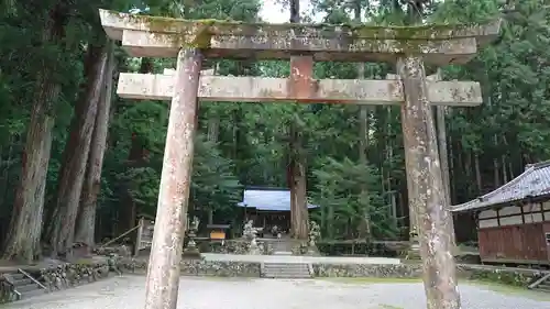 室生龍穴神社の鳥居