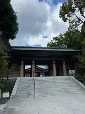 東郷神社の山門・神門