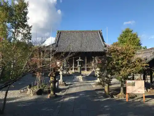 穴太寺の本殿・本堂