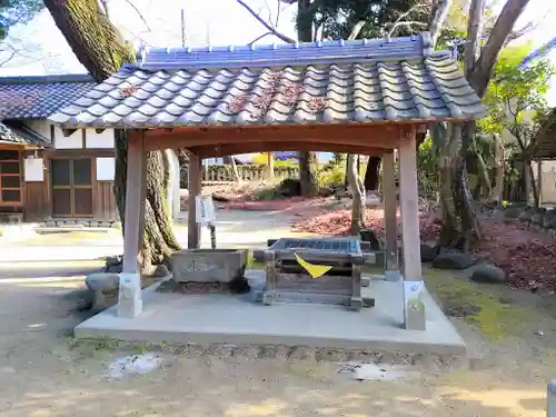 山那神社の手水舎