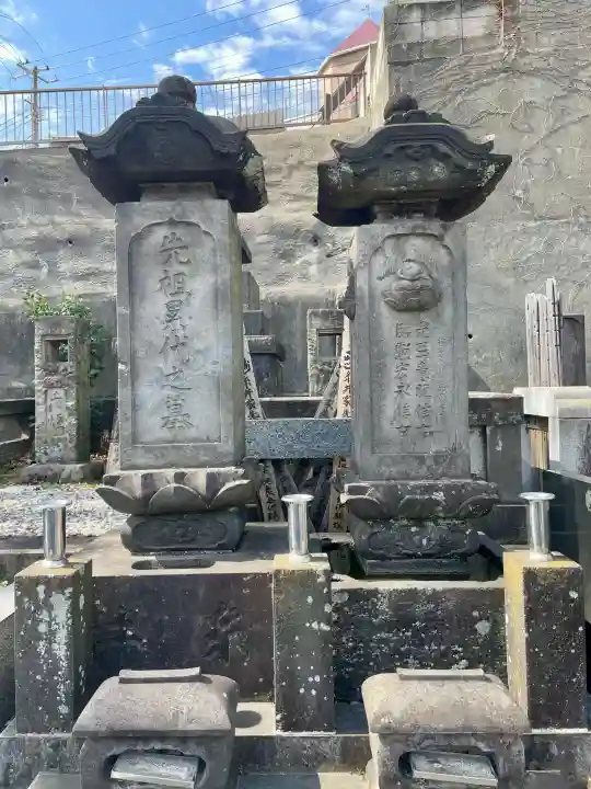 宗興寺の{uncategorized: "未分類", other: "その他", undefined: "問題あり", building: "その他建物", grave: "お墓", sacred_gate: "鳥居", guardian: "狛犬", statue: "像", buddha: "仏像", history: "歴史", nature: "自然", garden: "庭園", animal: "動物", pagoda: "塔", temizu: "手水舎", mountain_gate: "山門・神門", sanctuary: "本殿・本堂", subordinate: "末社・摂社", art: "芸術", scenery: "景色", jizo: "地蔵", ema: "絵馬", goshuin: "御朱印", omikuji: "おみくじ", items: "授与品その他", amulet: "お守り", goshuincho: "御朱印帳", eats: "食事", festival: "お祭り", votive_dance: "神楽", shichigosan: "七五三参", wedding: "結婚式", experience: "体験その他", initially: "初詣", around: "周辺", anti_infection: "感染症対策"}