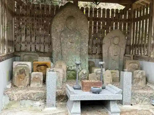 神童寺の{uncategorized: "未分類", other: "その他", undefined: "問題あり", building: "その他建物", grave: "お墓", sacred_gate: "鳥居", guardian: "狛犬", statue: "像", buddha: "仏像", history: "歴史", nature: "自然", garden: "庭園", animal: "動物", pagoda: "塔", temizu: "手水舎", mountain_gate: "山門・神門", sanctuary: "本殿・本堂", subordinate: "末社・摂社", art: "芸術", scenery: "景色", jizo: "地蔵", ema: "絵馬", goshuin: "御朱印", omikuji: "おみくじ", items: "授与品その他", amulet: "お守り", goshuincho: "御朱印帳", eats: "食事", festival: "お祭り", votive_dance: "神楽", shichigosan: "七五三参", wedding: "結婚式", experience: "体験その他", initially: "初詣", around: "周辺", anti_infection: "感染症対策"}