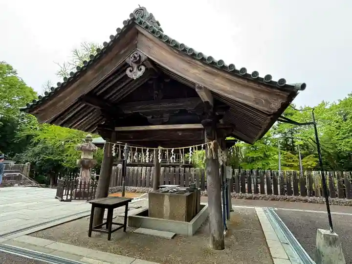 仙台東照宮の{uncategorized: "未分類", other: "その他", undefined: "問題あり", building: "その他建物", grave: "お墓", sacred_gate: "鳥居", guardian: "狛犬", statue: "像", buddha: "仏像", history: "歴史", nature: "自然", garden: "庭園", animal: "動物", pagoda: "塔", temizu: "手水舎", mountain_gate: "山門・神門", sanctuary: "本殿・本堂", subordinate: "末社・摂社", art: "芸術", scenery: "景色", jizo: "地蔵", ema: "絵馬", goshuin: "御朱印", omikuji: "おみくじ", items: "授与品その他", amulet: "お守り", goshuincho: "御朱印帳", eats: "食事", festival: "お祭り", votive_dance: "神楽", shichigosan: "七五三参", wedding: "結婚式", experience: "体験その他", initially: "初詣", around: "周辺", anti_infection: "感染症対策"}